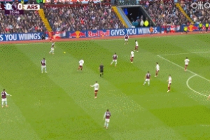 阿森纳0-1落后维拉！卡什后点凌空抽射入网，皮球洞穿拉亚小门