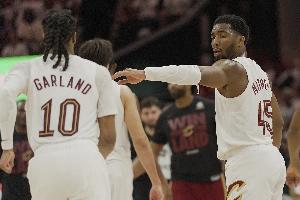 什么原因？骑士上赛季前25场21胜4负 本赛季14胜11负