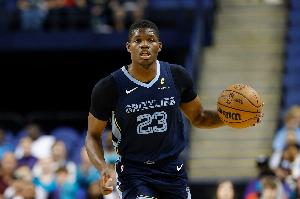 表现略胜小杨一筹！科沃德12中5得11分6板3助1盖帽