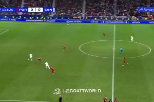 C罗任意球打到人墙，安吉洛接着一脚贴地死角破僵