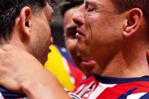 痛哭落泪！小豌豆打破9个月进球荒，拉莫斯拥抱安慰