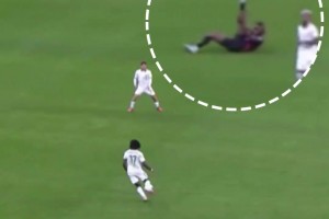 这都能进？若当年C罗这球没有越位，将又是一经典名场面！