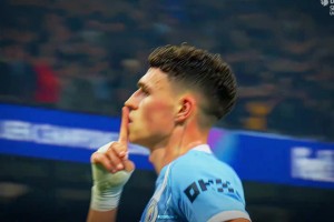 1972年，在老特拉福德球场，球迷冲进球场，准备攻破利兹联的球门