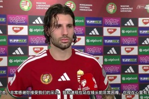 宝刀不老！鲁尼挺着大肚子复刻自己经典倒钩进球！