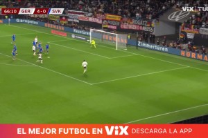 打崩了！巴库替补登场抽射破门，德国5-0斯洛伐克！