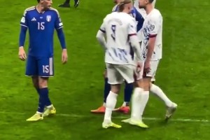 真漂亮！日本高中比赛角球战术