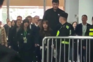 哈登：咋回事？！怎么我到哪，哪都大环境不好？！