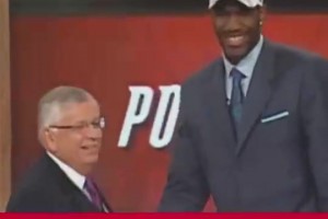 京津冀一体化！实拍：多名国安球迷助阵津门虎vs申花之战