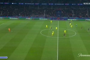 这动作不应该！卢卡斯肘击西蒙斯染红被罚下，巴黎最后10人应战