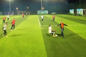 值得被仔细研究的球员！穆勒的跑位有多妖？进球自己来找他！