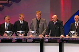 18年前的今天，卡卡荣膺金球奖