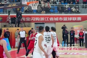 NCAA焦点战！卫冕冠军佛罗里达VS杜克，最后时刻真焦灼