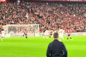 都来自姆巴佩的助攻！名场面：梅西巴黎时期的梅开二度！