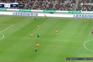 董路：亚马尔不接球时都在干啥？我用手机追踪拍摄了