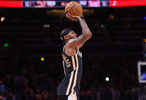 火力很猛！亚历山大·沃克21中9贡献28分三分13中5