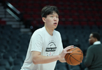 手这么冷？杨瀚森半场出战4分半3中0&三分三不沾仅1板&正负值+3