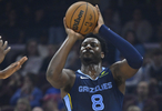 出手少失误多！小贾伦·杰克逊9中3得7分6板2助2断同时出现5失误